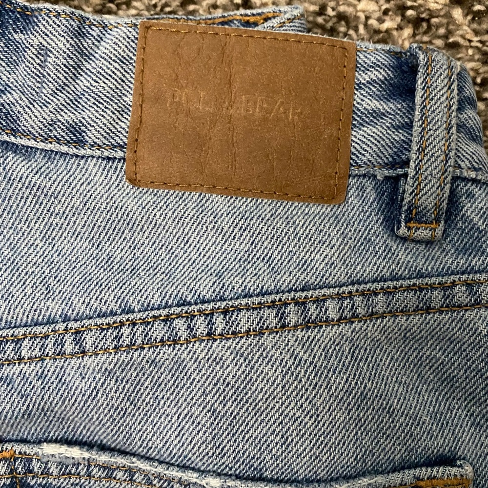 Embroidered Sweatshirt and jeans - Picture 4 of 8